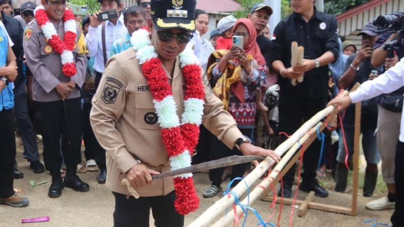 Bupati Resmikan Penyalaan Listrik di 22 Desa se Kabupaten Mura