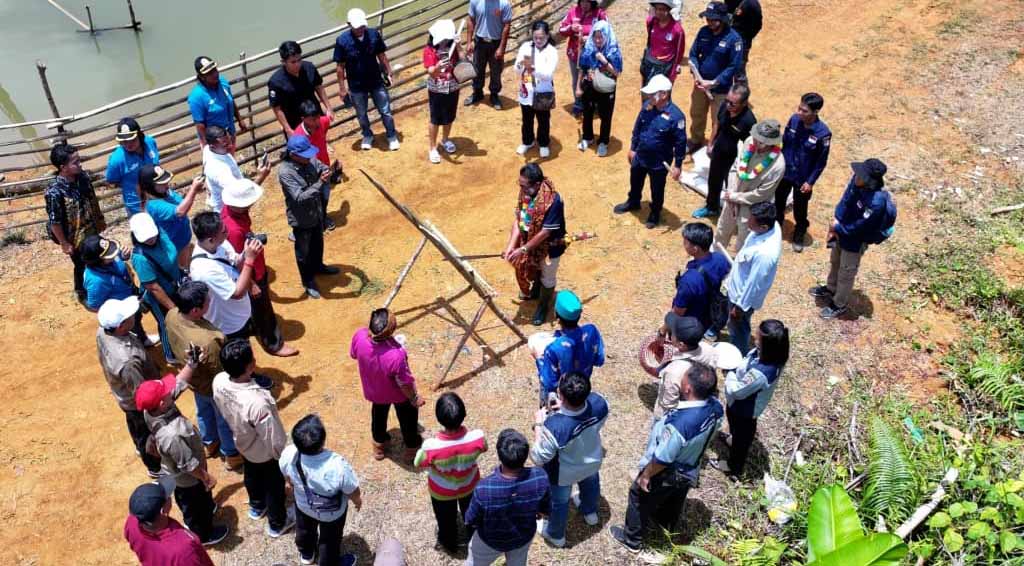Panen Ikan Perdana BUMDes Hopakat Maju Bersama Dihadiri Bupati Murung Raya