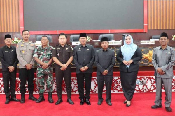 Rapat Paripurna DPRD Mura Penyerahan Tiga Raperda