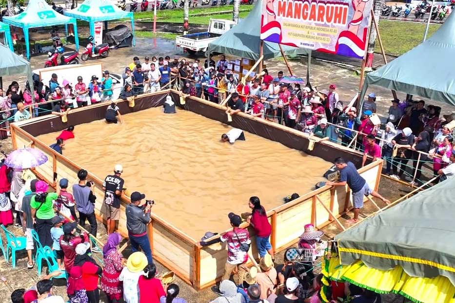 Ratusan Warga Ikuti Lomba Mangaruhi Meriahkan HUT RI dan Hari Jadi Kabupaten Mura