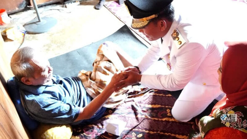 Peringati HUT Ke-80 RI, Pemkab Mura Anjangsana ke Beberapa Panti Asuhan dan Purnawirawan