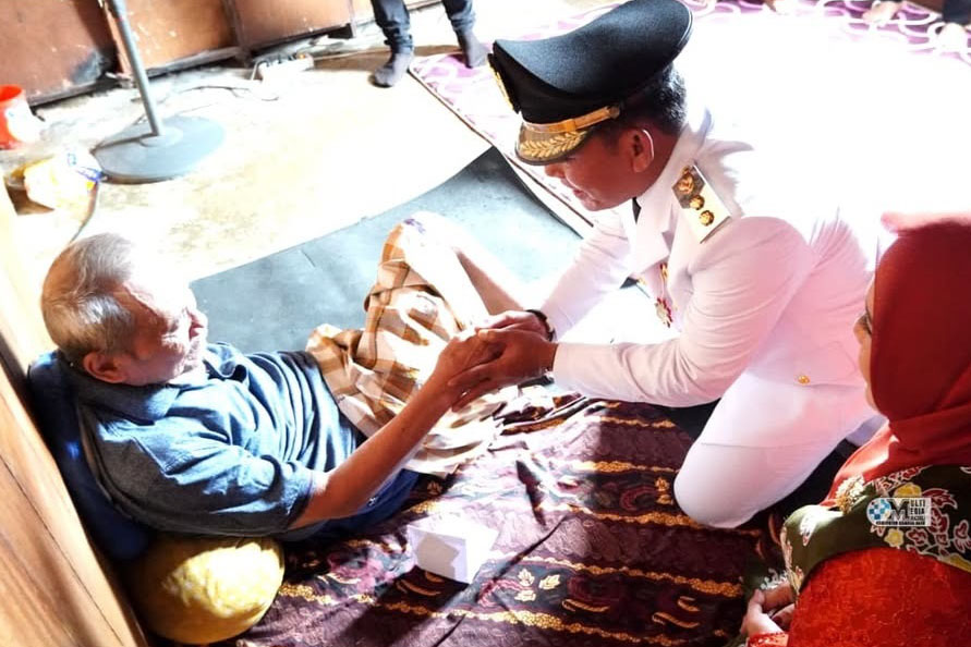 Peringati HUT Ke-80 RI, Pemkab Mura Anjangsana ke Beberapa Panti Asuhan dan Purnawirawan