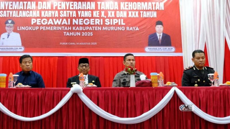 ASN Terima Tanda Kehormatan Satyalancana Karya Satya, Ini Pesan Bupati Mura