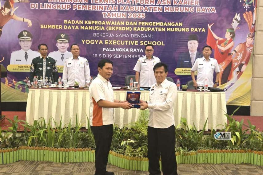 Plt Sekda Buka Bimtek Platform ASN Karier Bagi Pejabat Pimpinan Tinggi Pratama dan Administrator Pemkab Mura