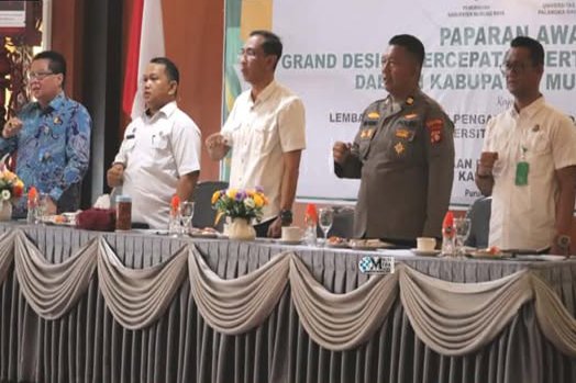 Bapperida Mura Bekerjasama dengan LPPM UPR Gelar Paparan Awal Penyusunan Grand Design Percepatan Pertumbuhan Ekonomi Daerah