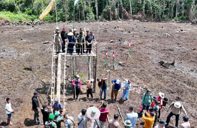 Laksanakan Tanam Padi Gogo, Bupati Mura Ajak Warga Manfaatkan Lahan