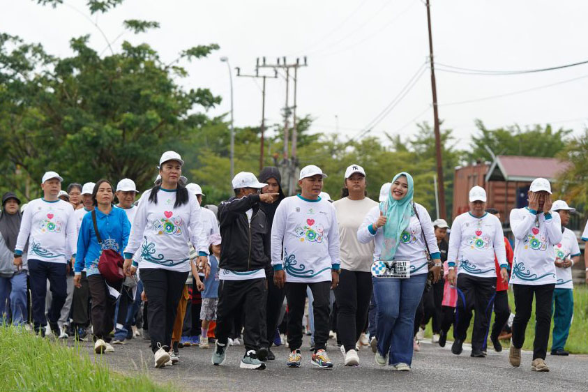 Peringati HKN Ke-61, Pemkab Mura Gelar Senam Bersama, Jalan Sehat dan Cek Kesehatan Gratis