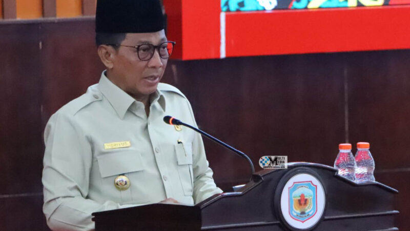 Bupati Mura Sampaikan Tanggapan Pemandangan Umum Fraksi-fraksi DPRD pada Rapat Paripurna