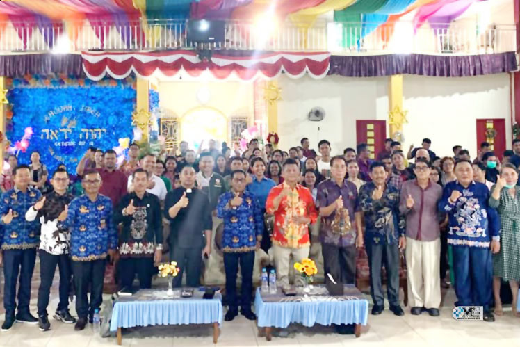 Bupati Herius Hadiri Pertemuan Persekutuan Hamba Tuhan II se-Kabupaten Mura