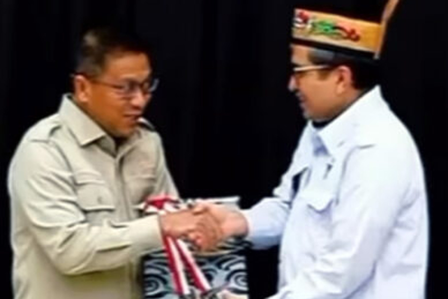 Ketua DPRD Kota Palangka Raya Subandi Terima LHP Kinerja dan DTT Semester II Tahun 2025