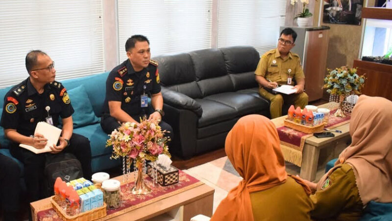 Perkuat Sinergi dan Koordinasi, Kepala Dislutkan Kalteng Terima Kunjungan Kepala Stasiun PSDKP KKP Pontianak