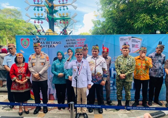 Gubernur Kalteng Agustiar Sabran Lepas Bansos Kartu Huma Betang Sejahtera