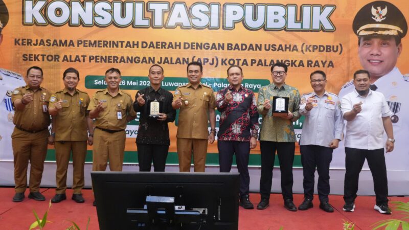 Anggota Komisi II DPRD Kota Palangka Raya Hadiri Konsultasi Publik KPDBU APJ