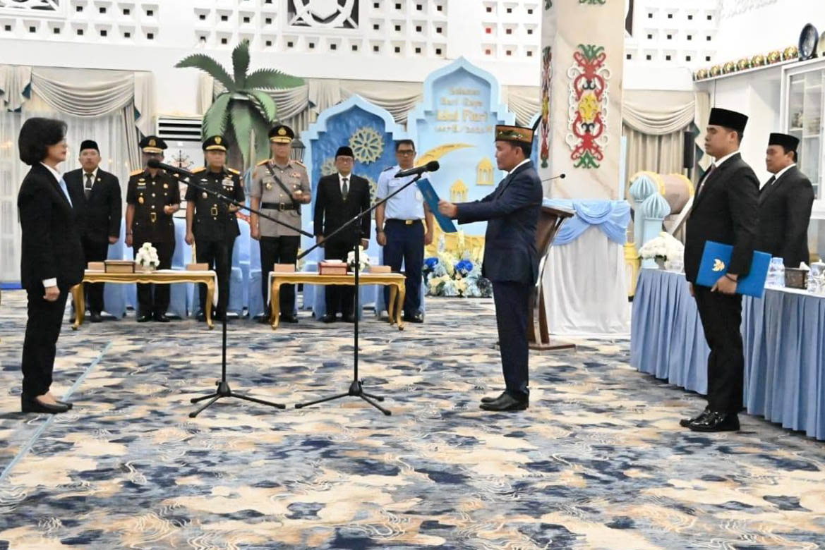 Gubernur Agustiar Sabran Lantik Linae Victoria Aden Sebagai Pj Sekda Provinsi Kalteng