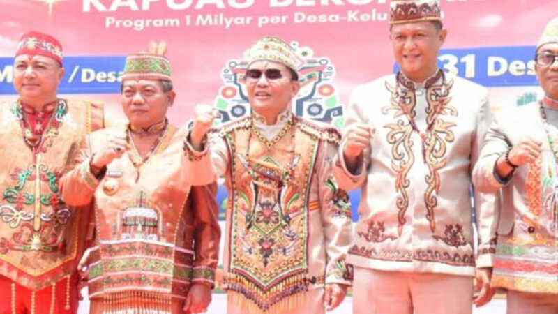 Gubernur Kalteng Inspektur Upacara Peringatan Harjad ke-220 Kota Kuala Kapuas dan HUT ke-75 Pemkab Kapuas