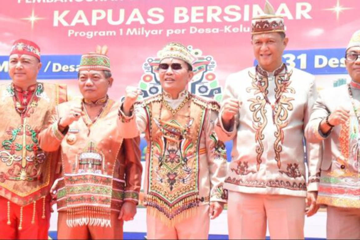 Gubernur Kalteng Inspektur Upacara Peringatan Harjad ke-220 Kota Kuala Kapuas dan HUT ke-75 Pemkab Kapuas