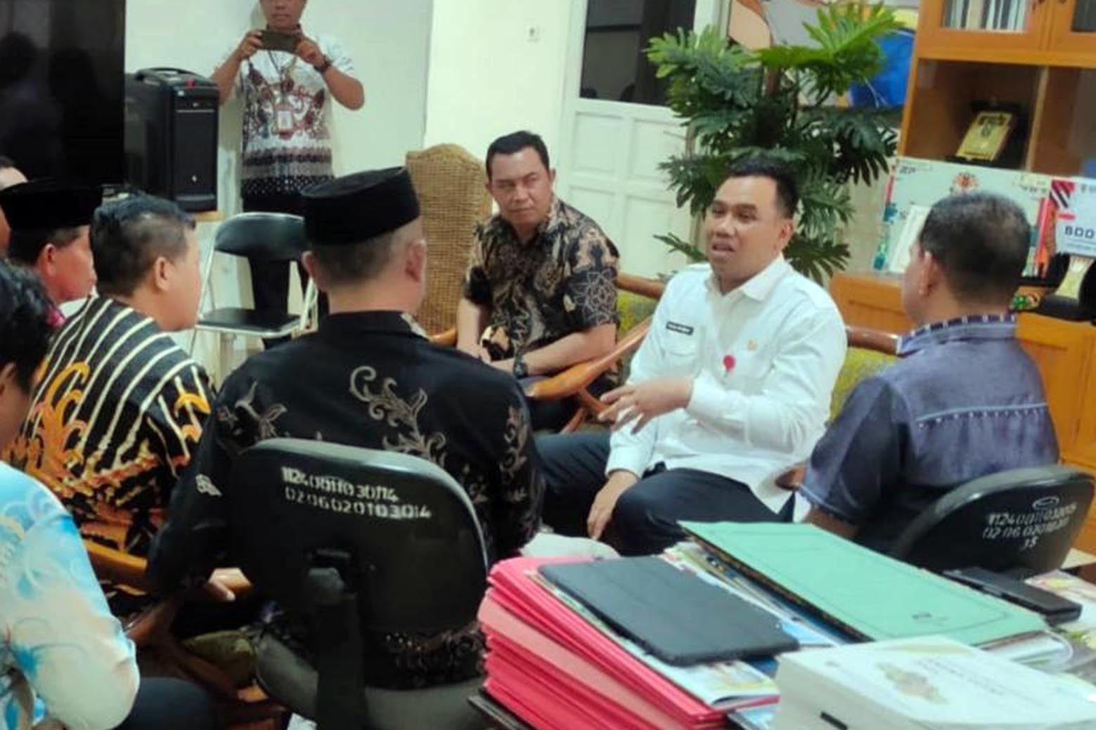 Kadisbun Kalteng Terima Kunker DPRD Kotim Bahas Potensi Kelapa Sebagai Komoditas Unggulan